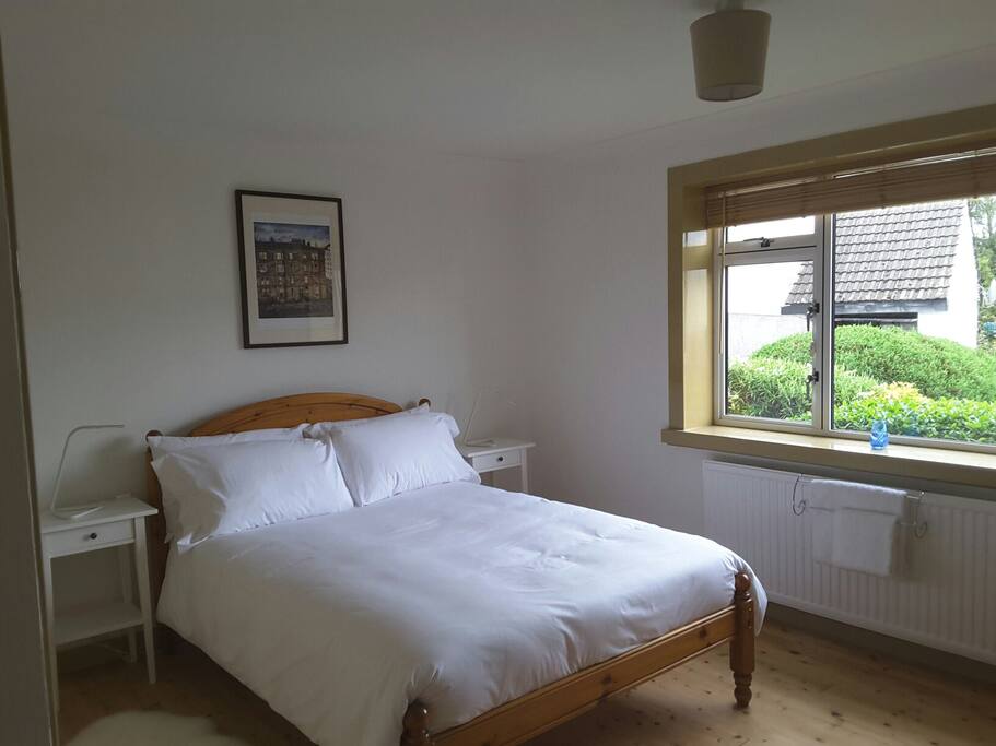 This is the larger of the 2 rooms available (other room on a separate listing).