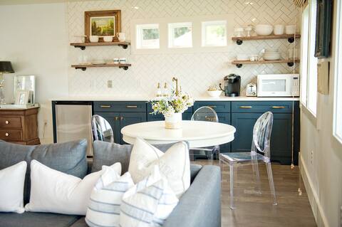 Seaside Suite by Mukilteo Beach
