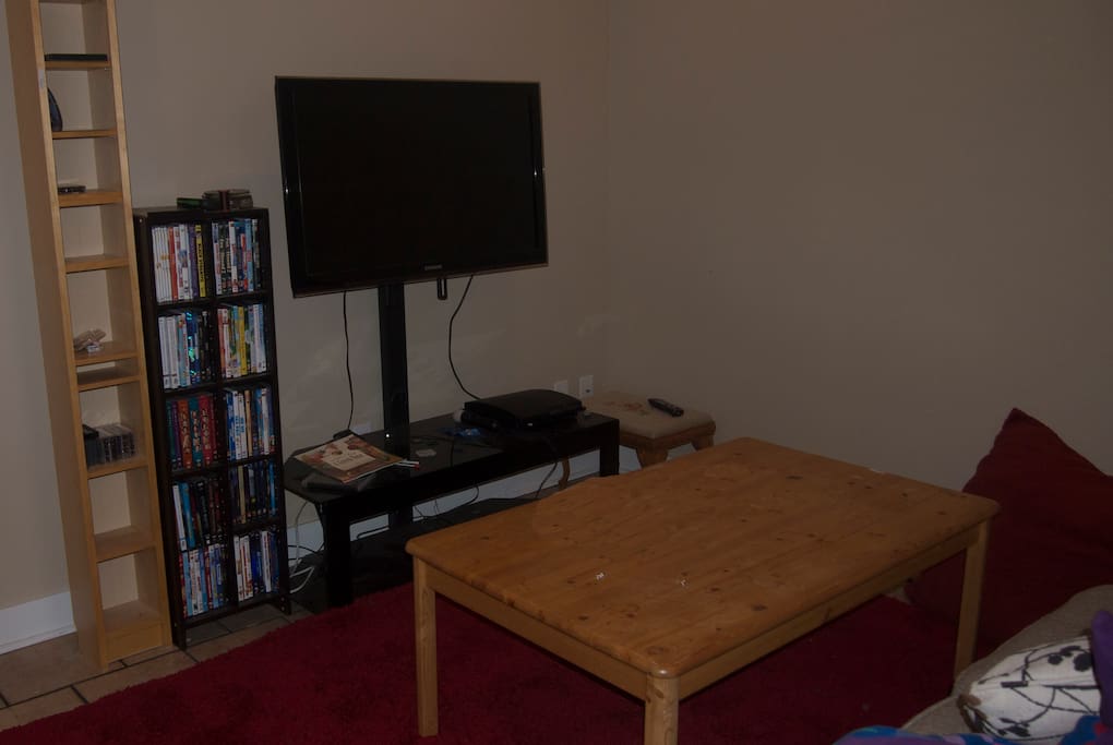 TV area to relax and have a snack tea and coffee available