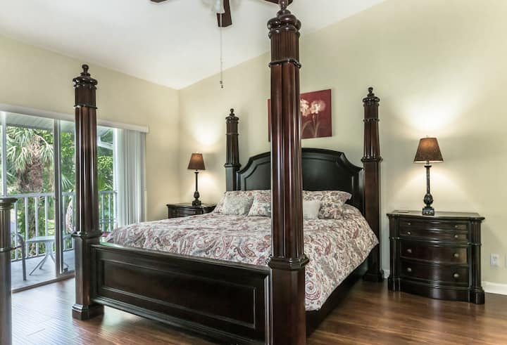 ห้องนอนหลัก (เตียงคิงไซส์)