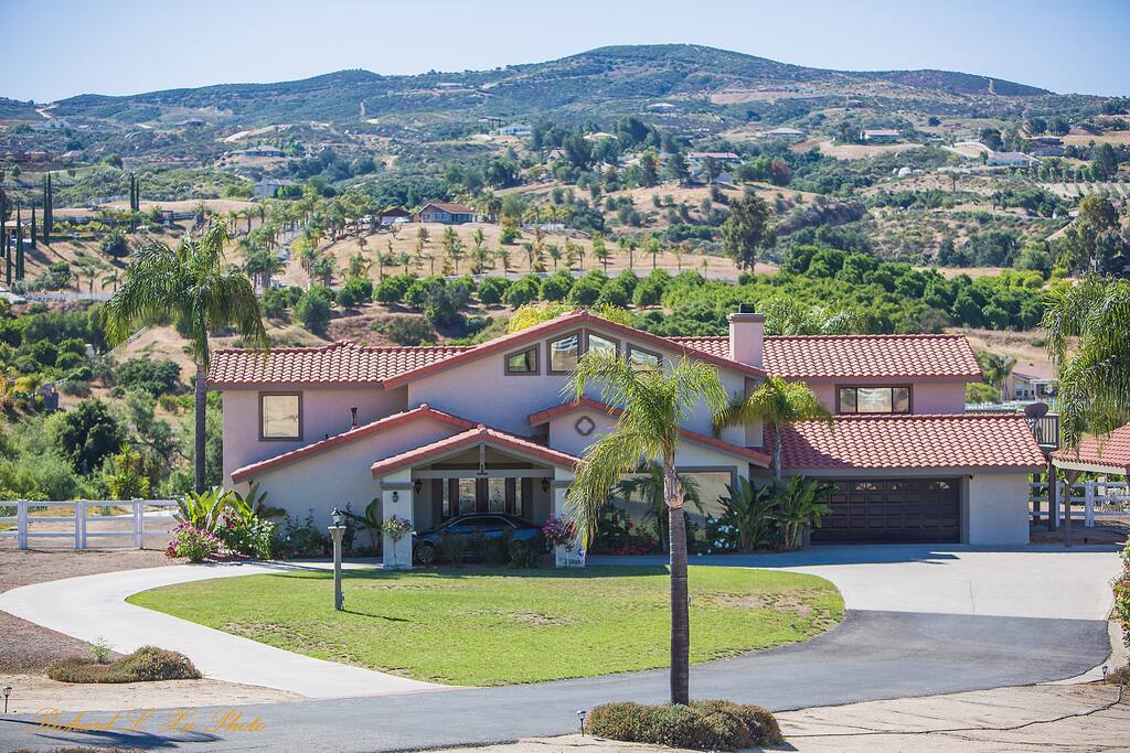 Wine Country Home with 4 Master Suites Villas for Rent in