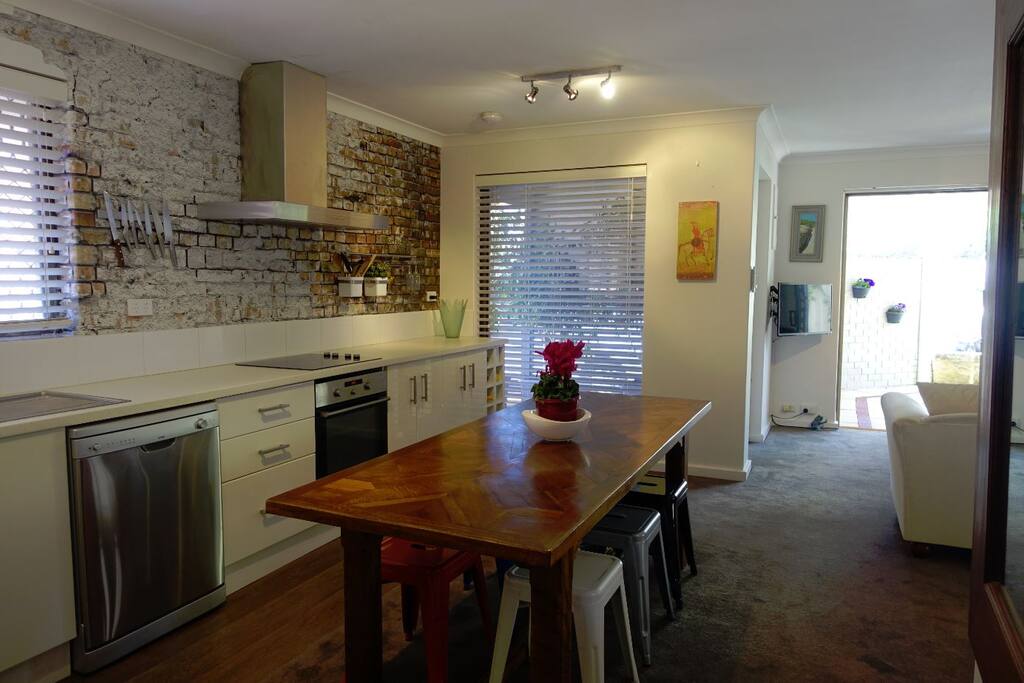 Dining/Kitchen