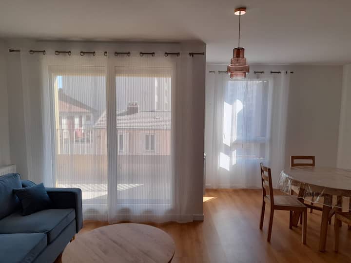 Appartement Spacieux, Proche De Paris Avec Parking - Aubervilliers
