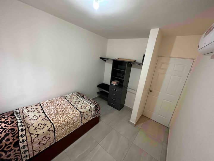 Habitación 2 con cama individual tipo canguro (con colchón individual también)