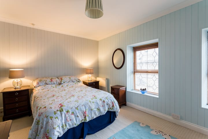 Dhomë gjumi 1