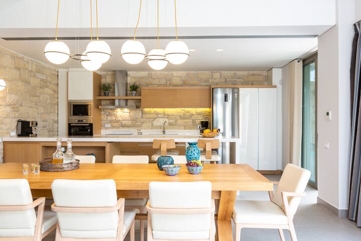 VIP Villa Sissy, heated pool, close to the beach gallery image 3