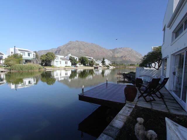 Cormorant and Kingfisher Hotspot gallery image 3