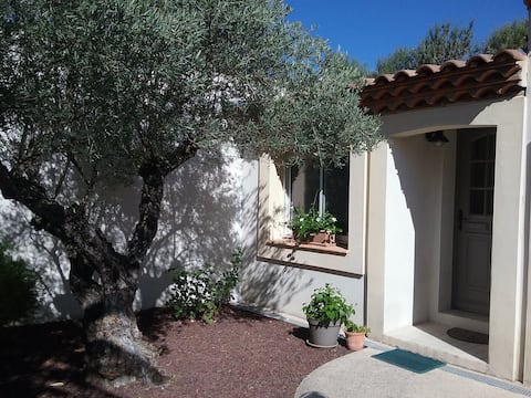 A quiet area between Montpellier and Pic Saint-Loup