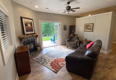 Successful Airbnb property: Sunset Studio in Columbia Shuswap C