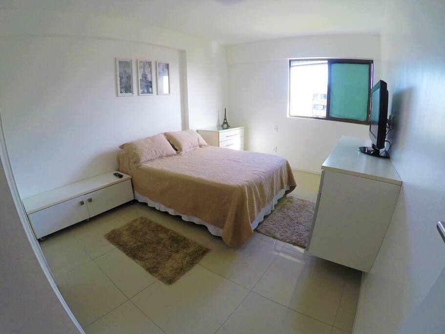 Suíte com cama de casal