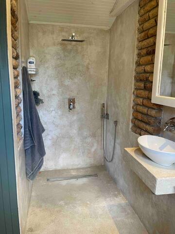 Mountain view family home gallery image 4