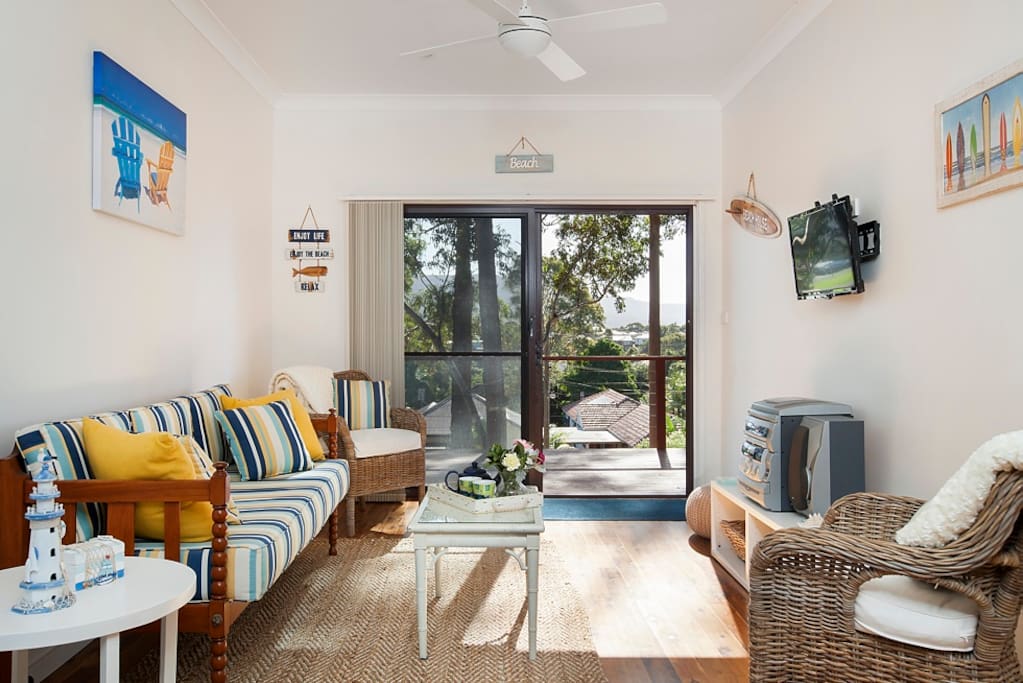 Sunroom/Lounge room