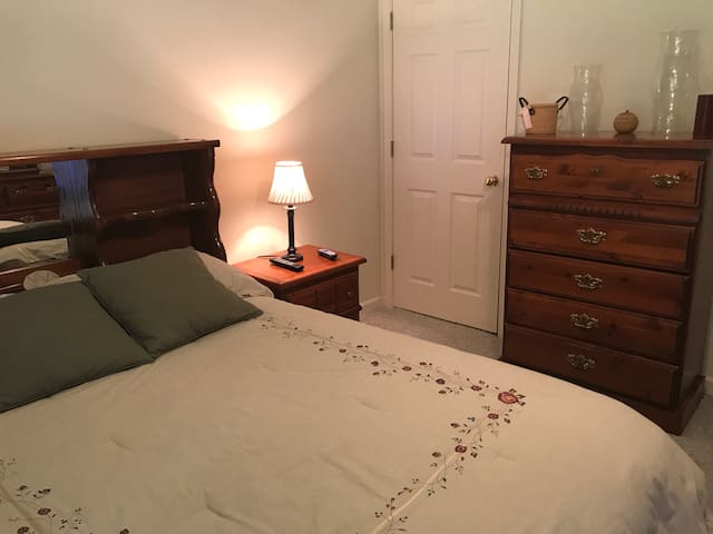 1 Double Bedroom to Relax, Refresh, Refuel