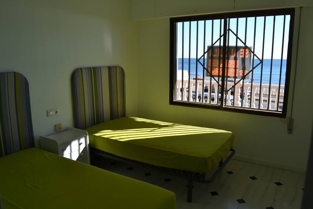 habitación frente al mar