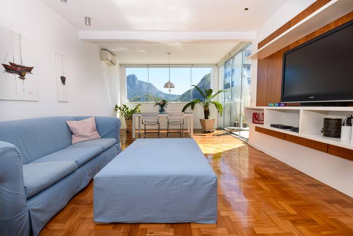 Lovely penthouse with a stunning view in Ipanema gallery image 3