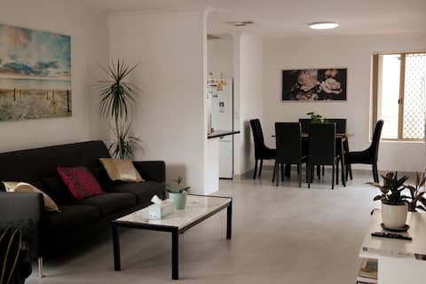 Delightful Home short walk to Curtin University 3