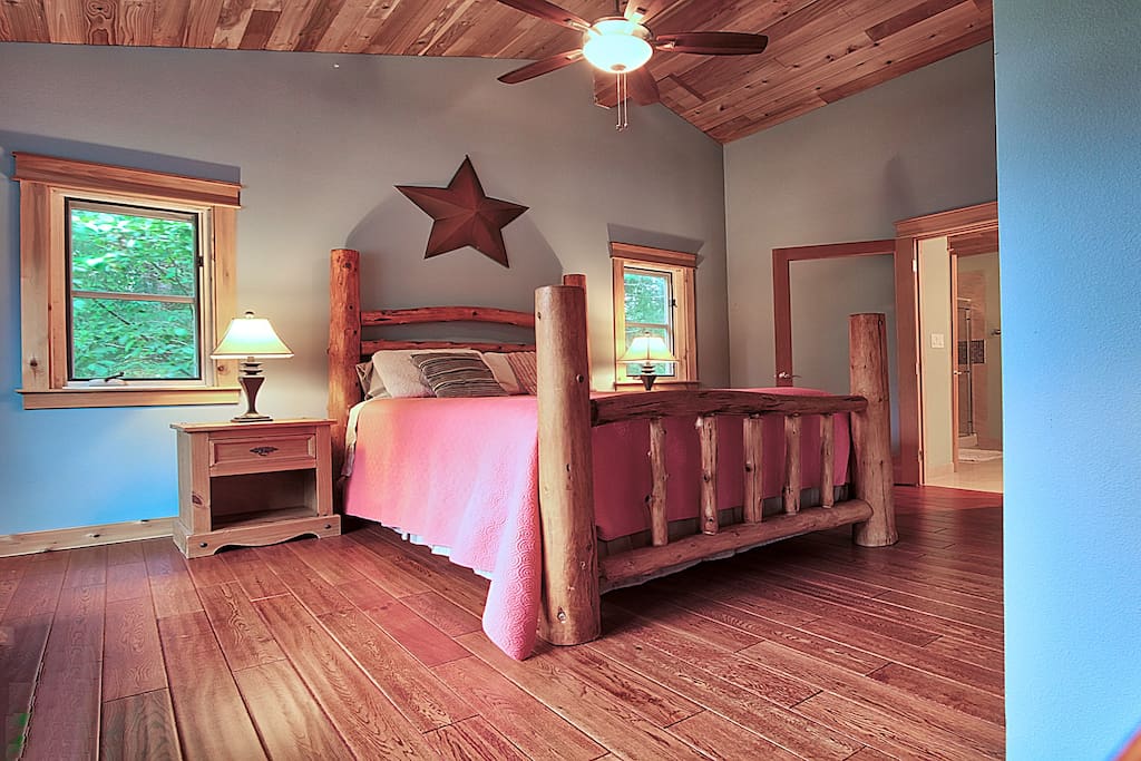 Master Bedroom w/ Private full bathroom