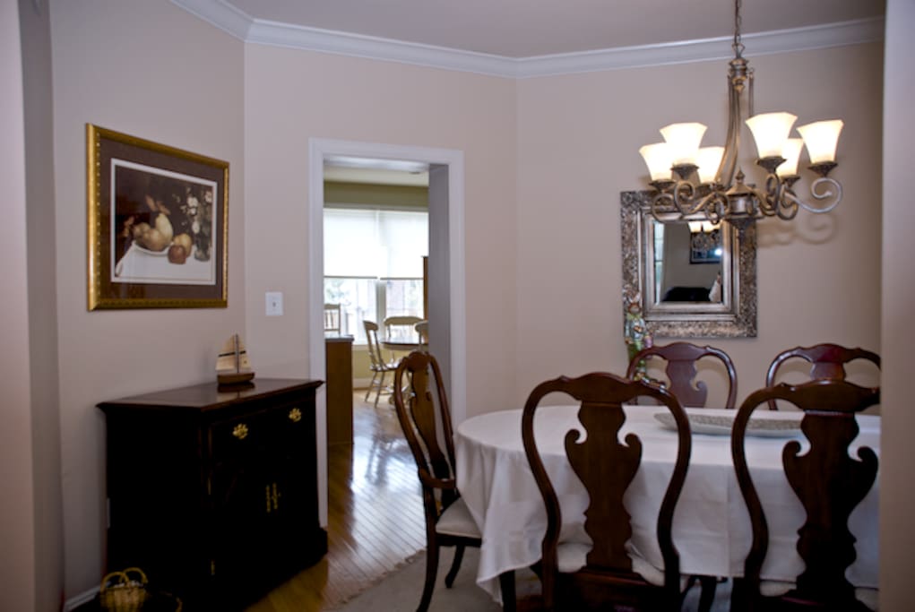 Dining area other side