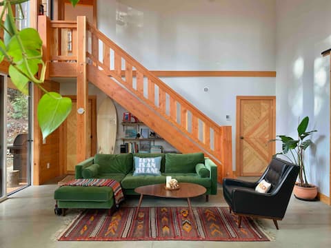 Top Airbnb: Jordan River Cabin in Port Renfrew & West Coast
