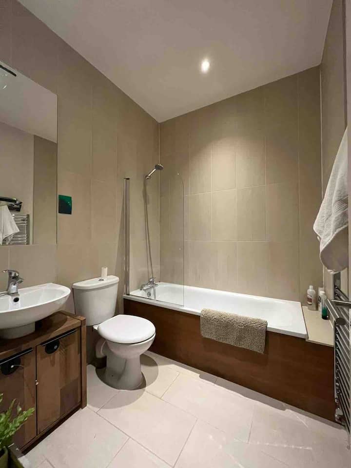 Spacious High Ceiling Studio - Bloomsbury