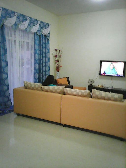 THE LIVING AREA