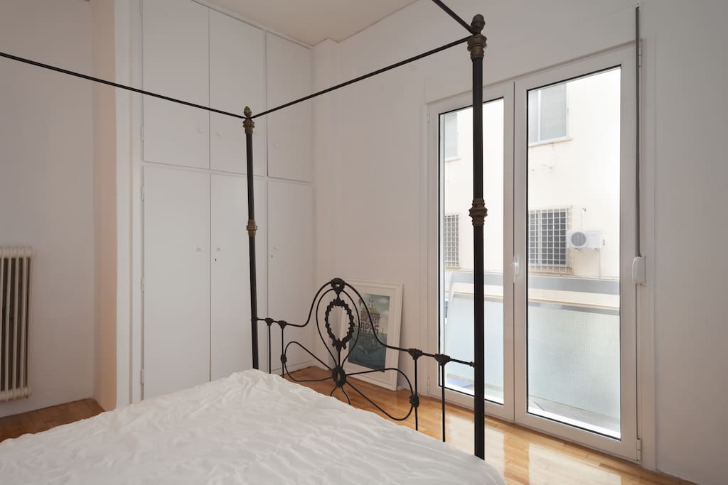 Back of the bedroom with the wardrobe.