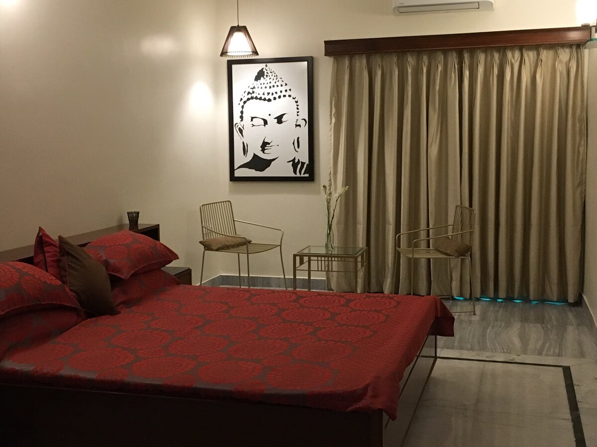 Varanasi Holiday Rentals & Homes - Uttar Pradesh, India | Airbnb