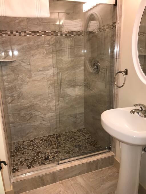 Each guest room has a private bath with Charisma Luxury Hydro cotton towels