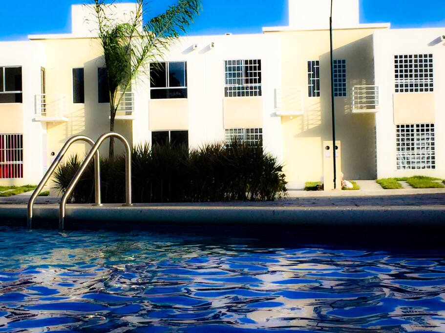 Casa totalmente equipada, en privada con piscina