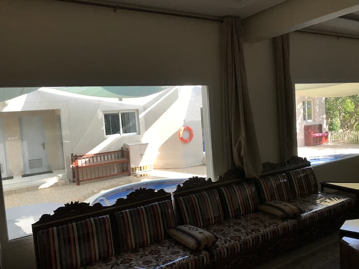 Lovely Garden Pool House Villa - Bahrain