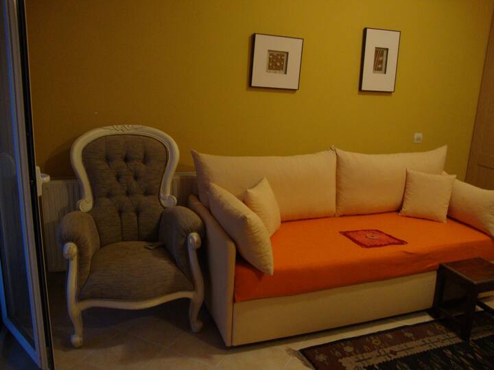 Spavaća soba s bračnim kaučem na razvlačenje