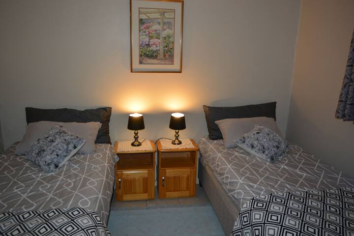 Dostatok miesta na balenie s krásnymi pohodlnými posteľami a skvelým výhľadom.