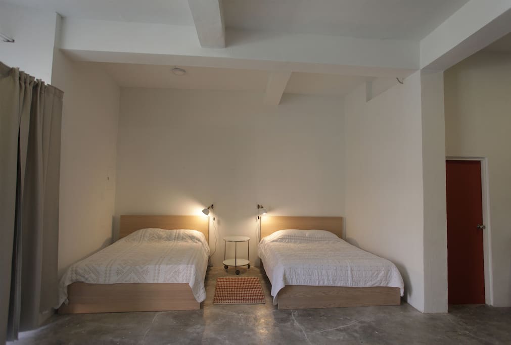 Two queen size beds
