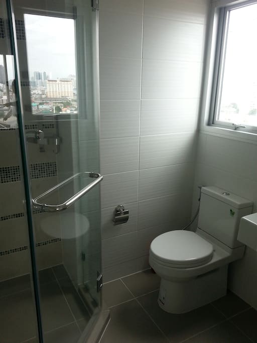Bathroom - Large shower ;-)