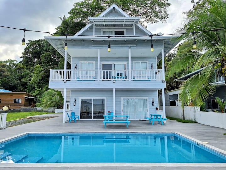 Beachfront Villa With Pool - Bocas del Toro
