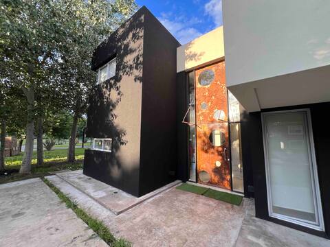 Modern minimalist house 350 meters garden pool