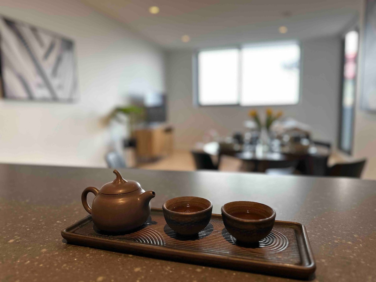MQ Exceptional Apt in Great Location