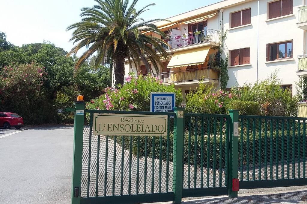 Entrée de la résidence
