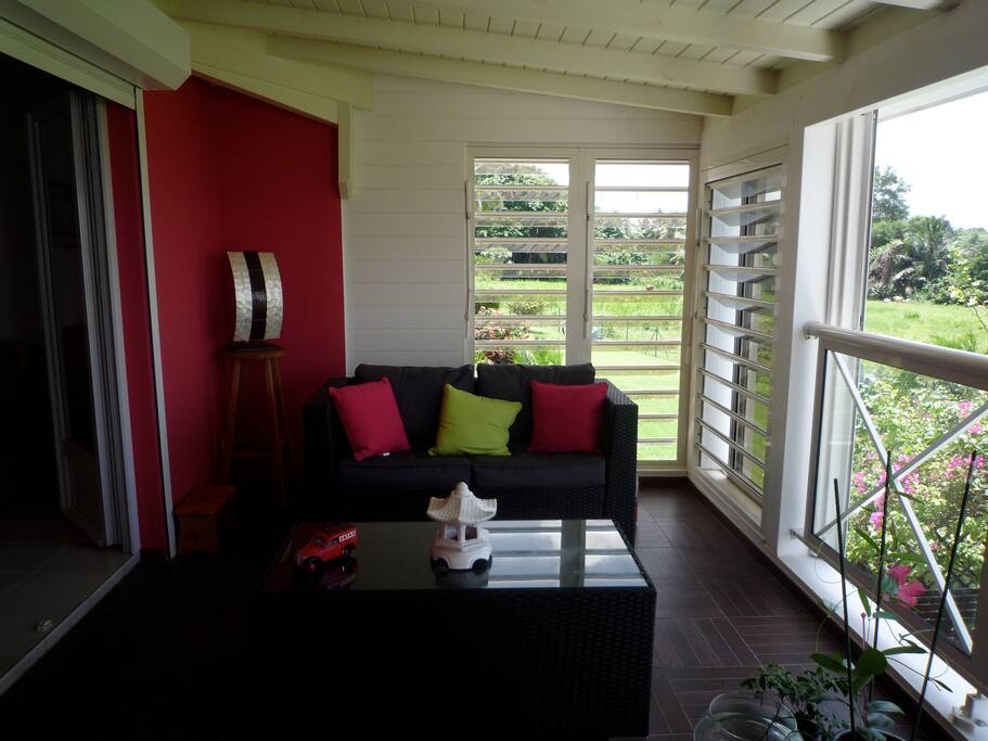 Terrasse et entrée chambre
