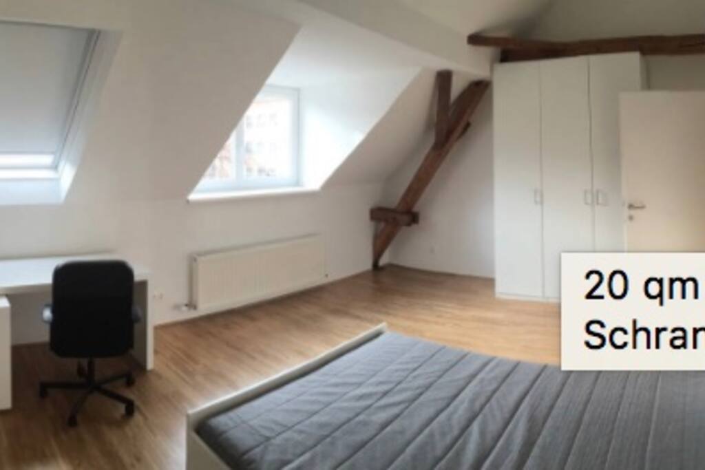 Room with bed (140 cm)