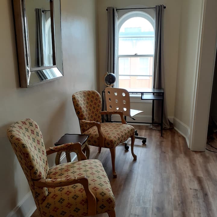 Suite 5 Overlooking Historic Downtown Galena - Galena, IL