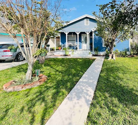 Cozy Home Near Grocery/Restaurants/Shopping/Park