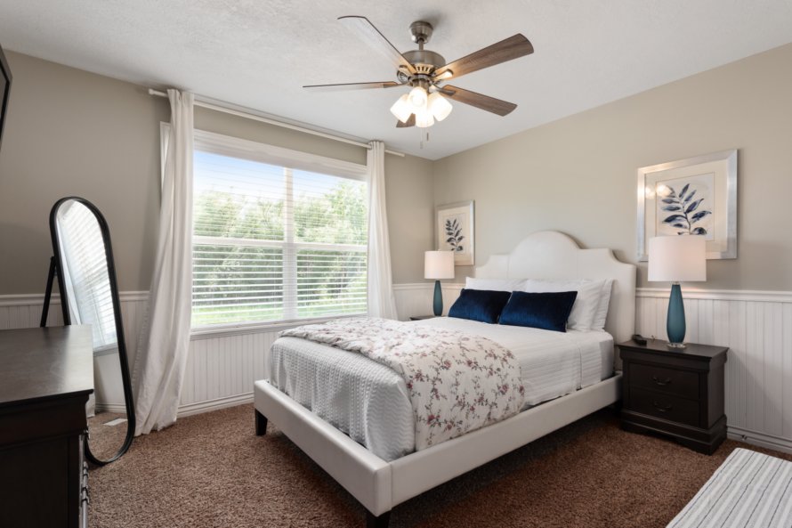 ห้องนอน 3 พร้อมเตียงควีนไซส์ทีวีขนาด 50 "และวิวที่น่าทึ่ง!