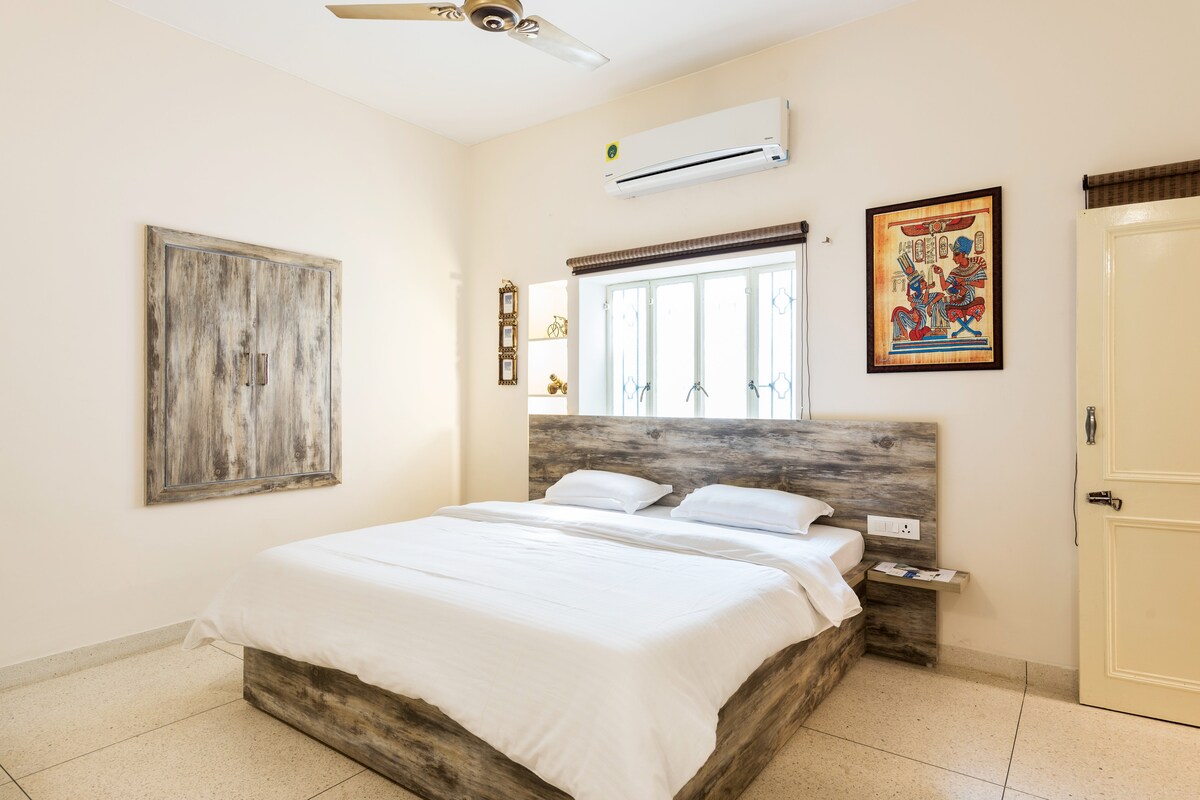 גודל החדר 120 רגל רבוע