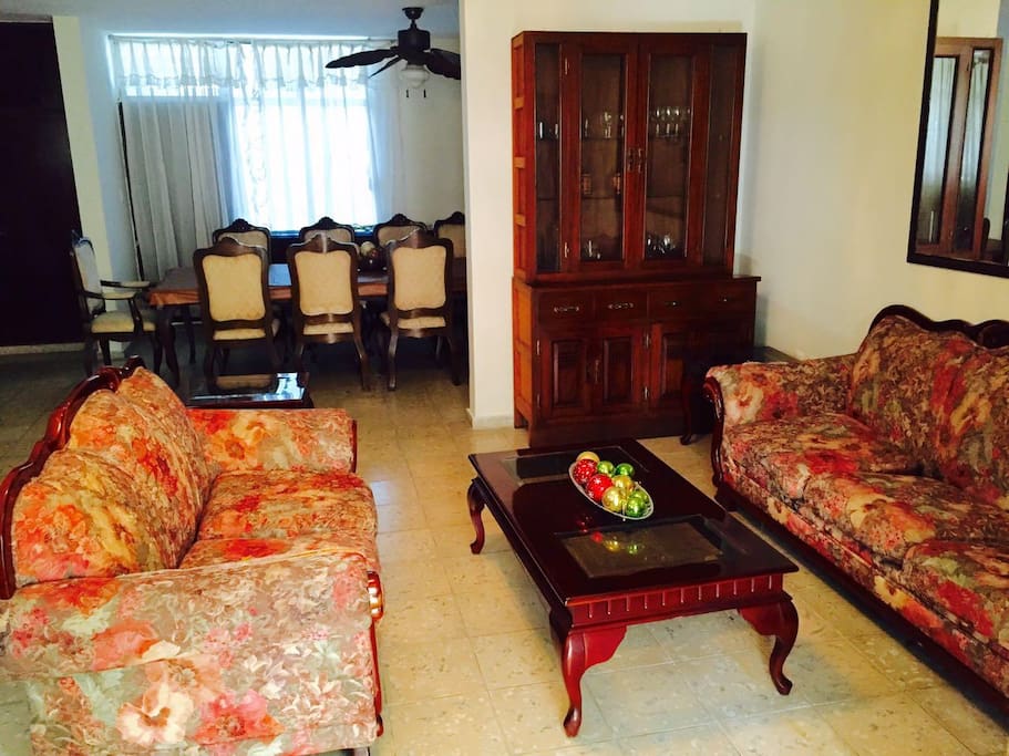 sala de entrada amueblada