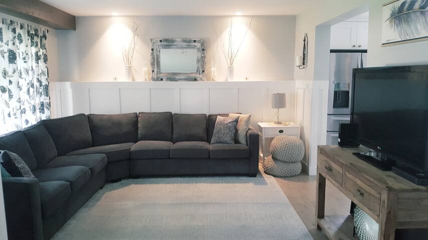 Executive New 2BRD House – playstructure -St.Vital gallery image 3