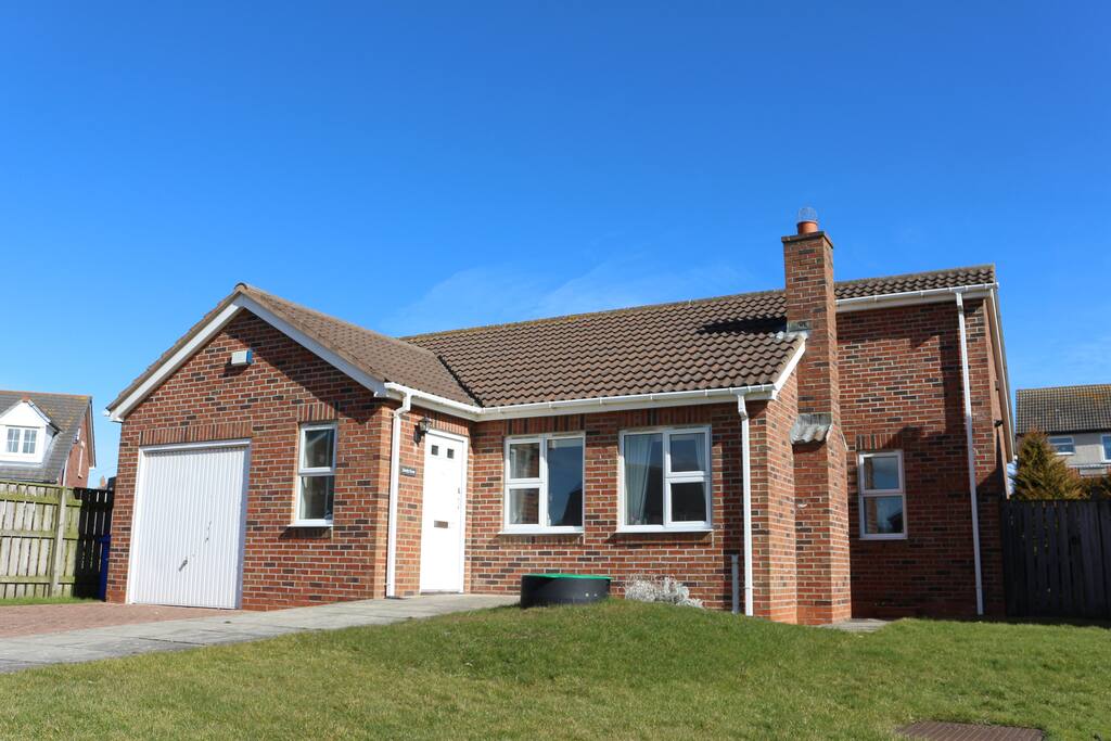 Pet friendly detached bungalow close to beach. Bungalows for Rent in Northumberland, England