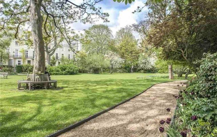 Elegant 3 bed, 3 bath home w garden W11. Sleeps 8 gallery image 2