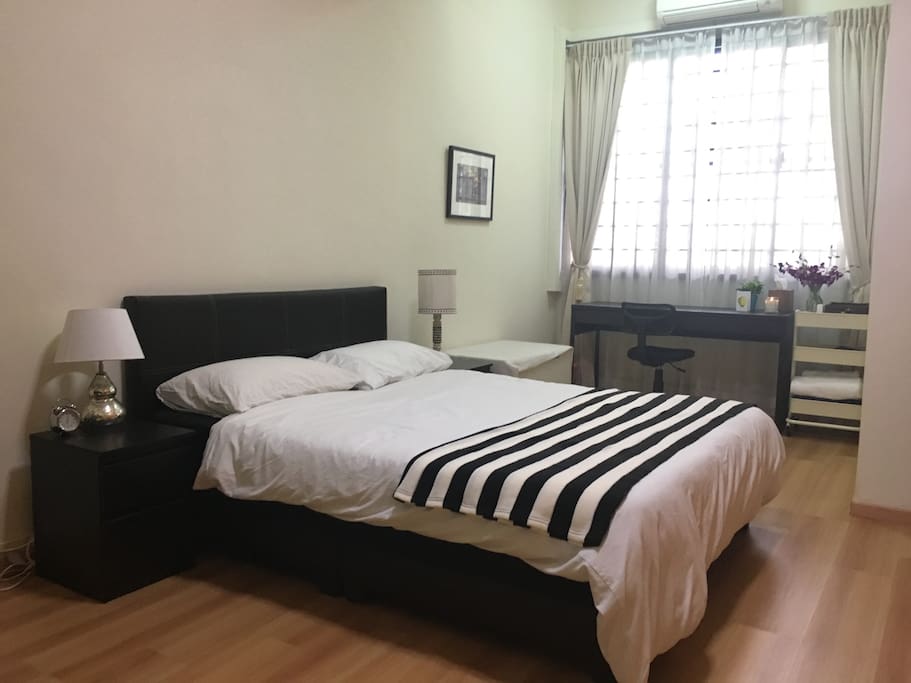 Guest bedroom