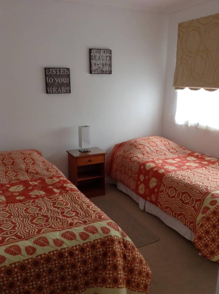 Zimmer 2 mit 2 Betten 